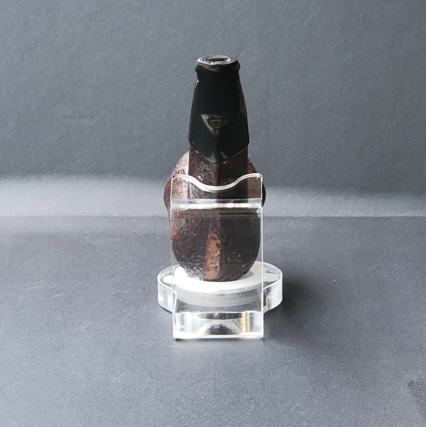 Cherry Bulldog, Rusticated with short stem (RA47)