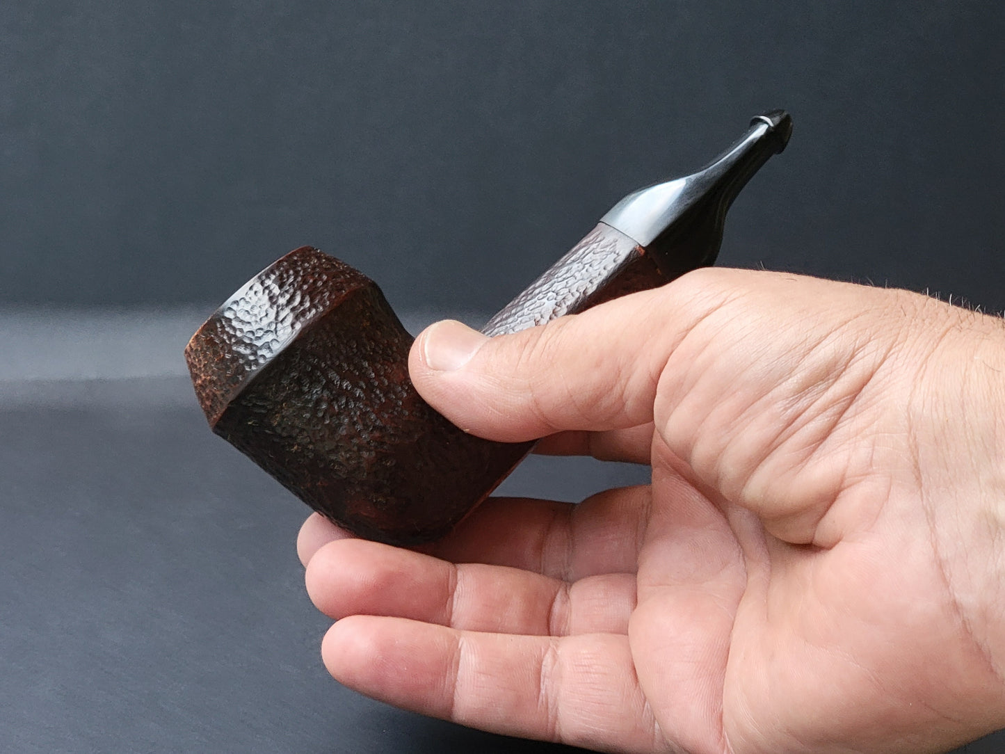Cherry Bulldog, Rusticated with short stem (RA47)