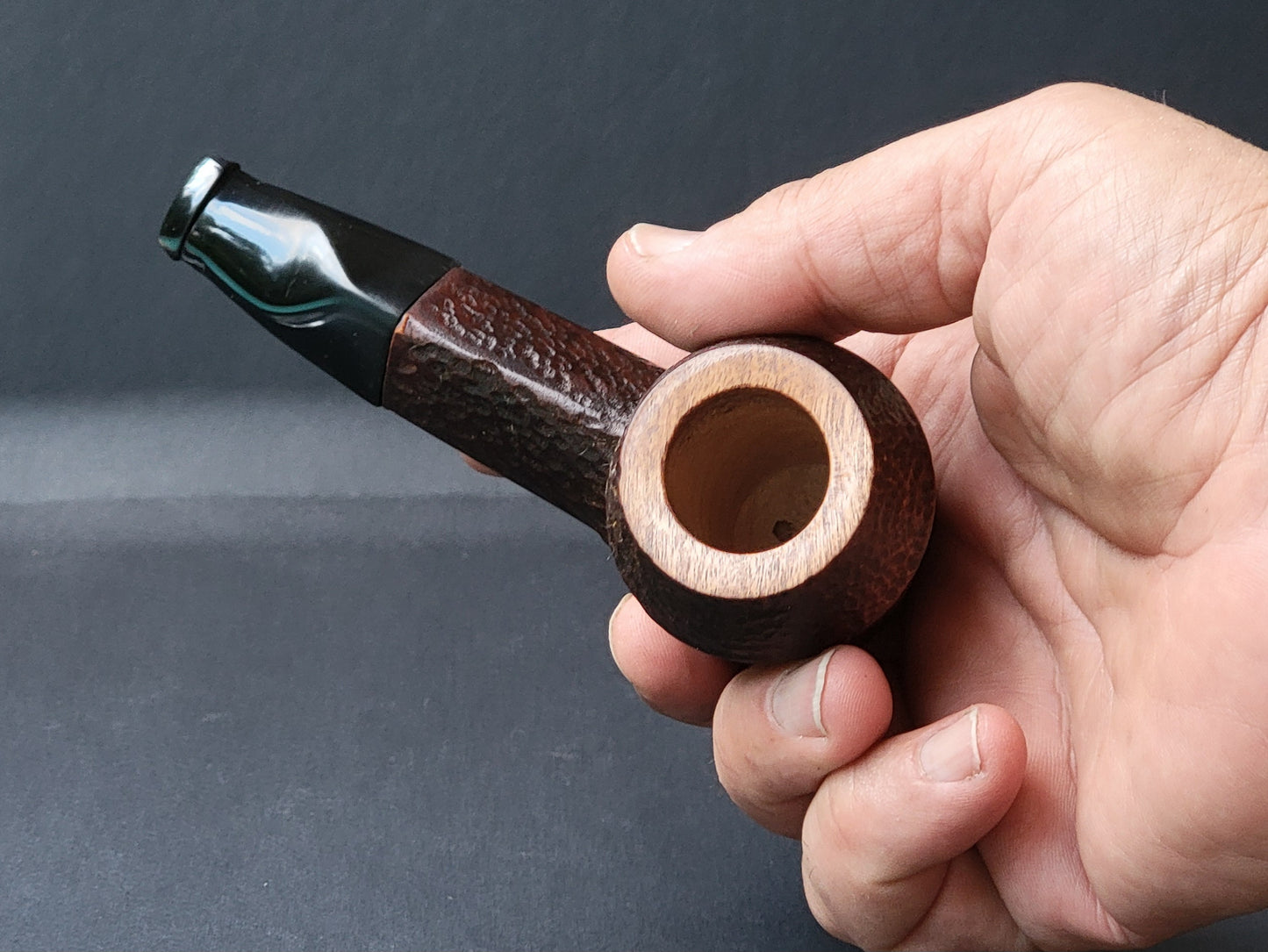 Cherry Bulldog, Rusticated with short stem (RA47)
