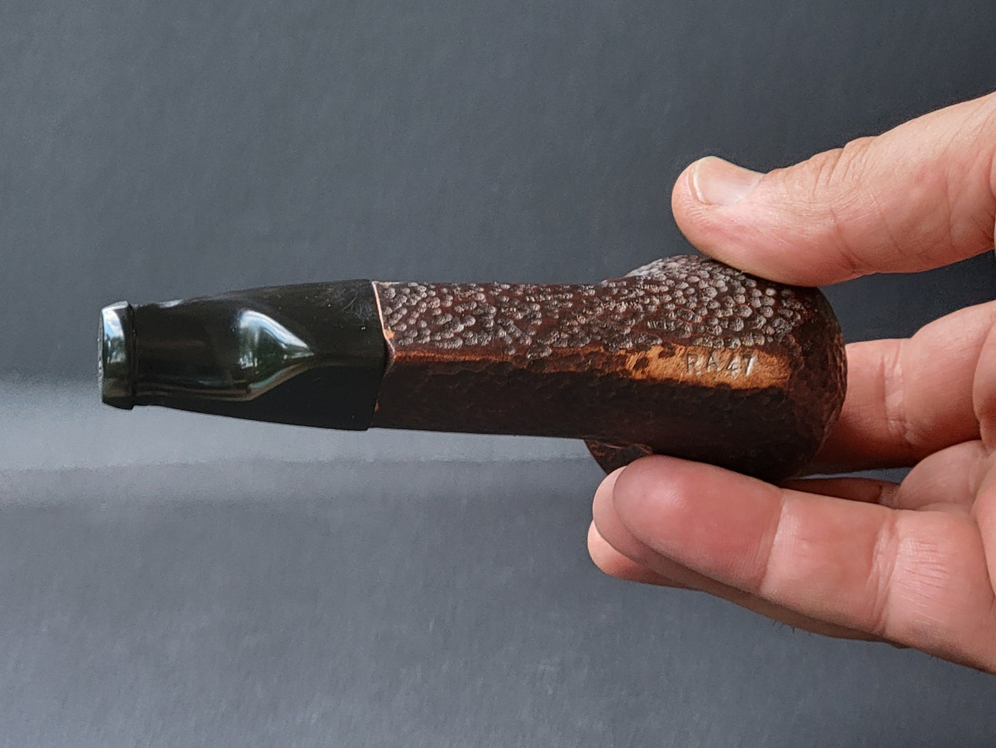 Cherry Bulldog, Rusticated with short stem (RA47)