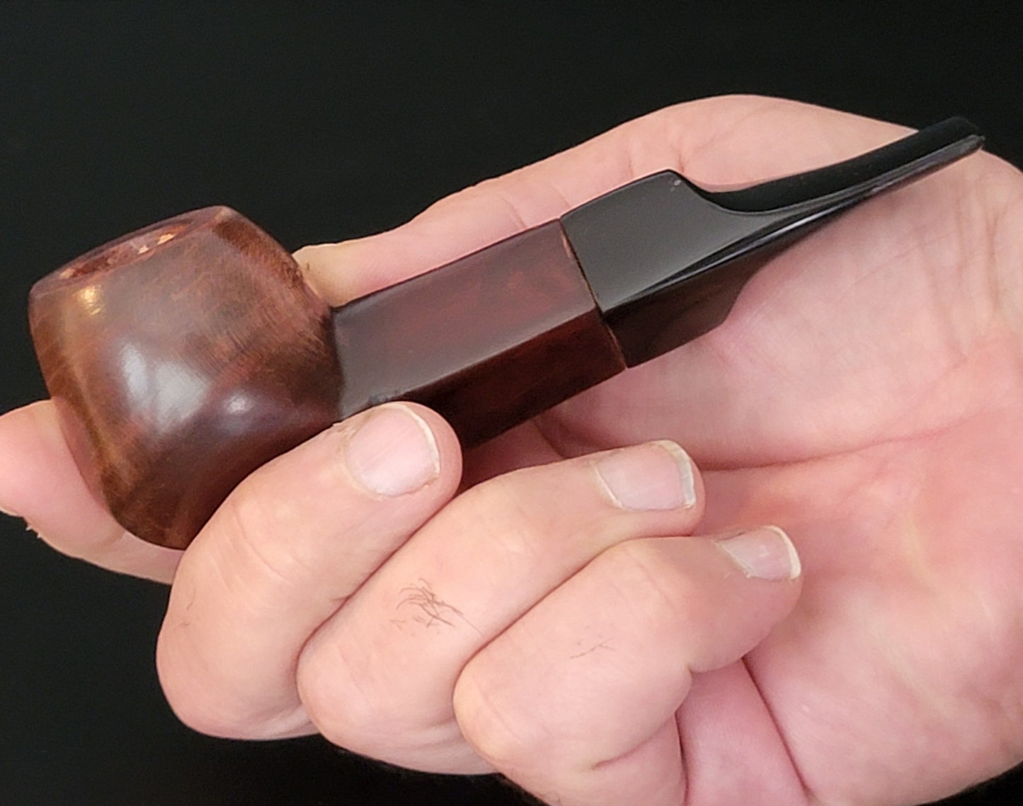 Cherry bulldog (RA38)